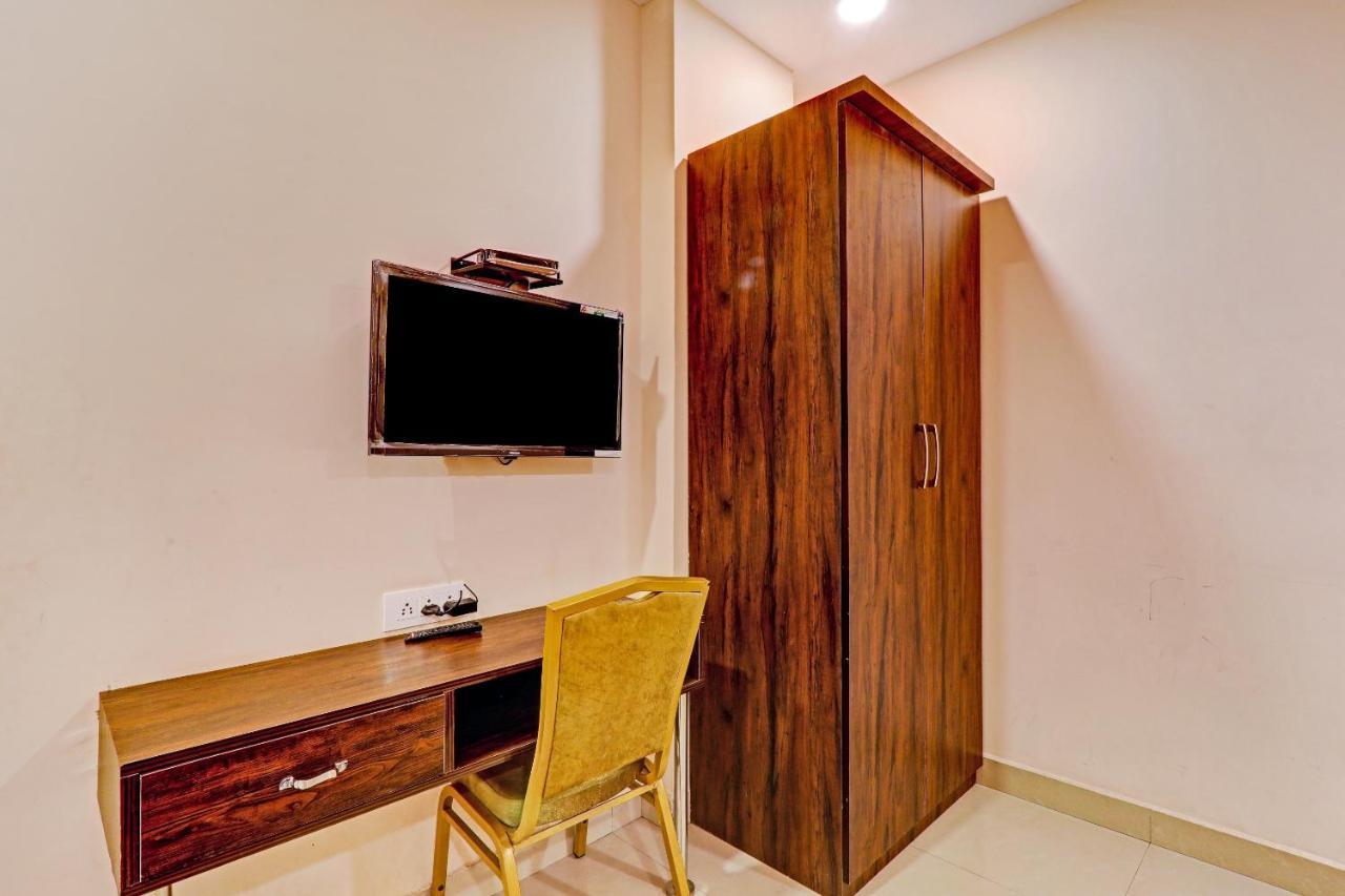 OYO Flagship 82727 Golden Apple Prayagraj Exterior foto
